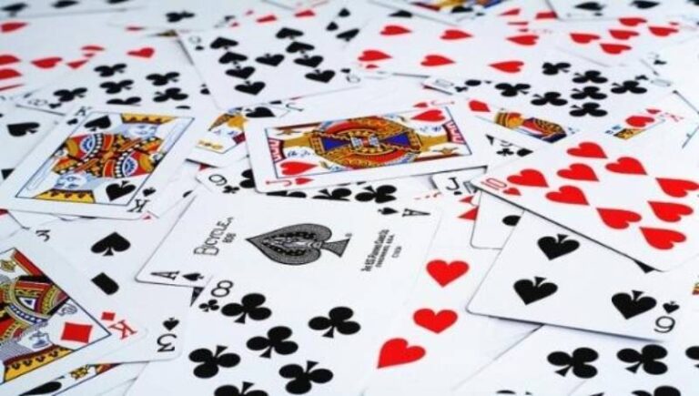 Bài Tú Lơ Khơ Là Gì? Luật Chơi, Biến Thể Chuẩn 31 Bài Tú Lơ Khơ Là Gì? Luật Chơi, Biến Thể Chuẩn